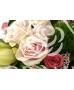 Aranjament floral trandafiri roz si garofite